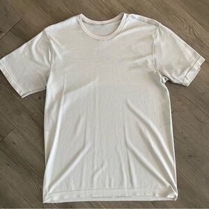 Mens LuluLemon License to Train Shirt, Medium, Off-White